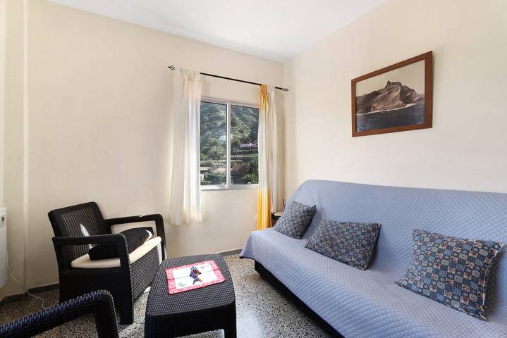 Holiday Home 'Casa De Berta' with Mountain Views, Private Terrace and Wi-Fi in Epina, Vallehermoso