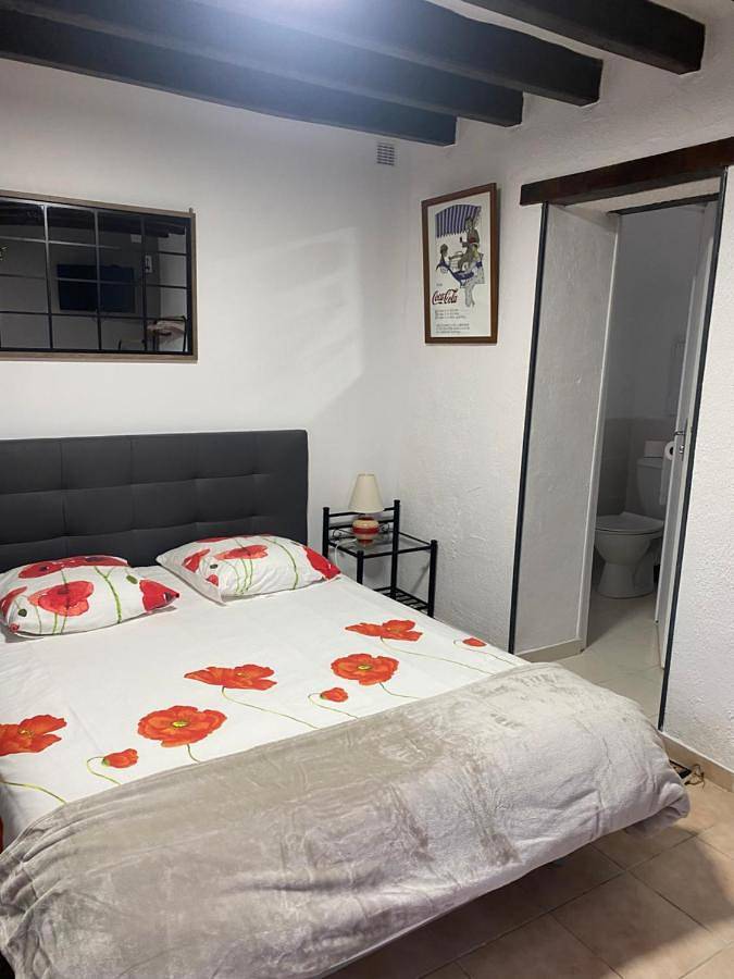 Appartement entier, One-Bedroom Apartment in Sainte-Gemme-en-Sancerrois, Région de Bourges