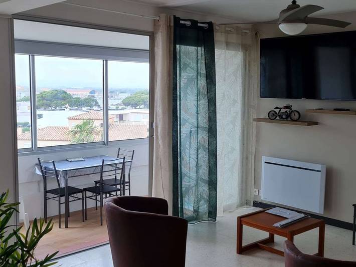 Gîte pour 2 personnes, avec Balcon dans Port Saint Ange