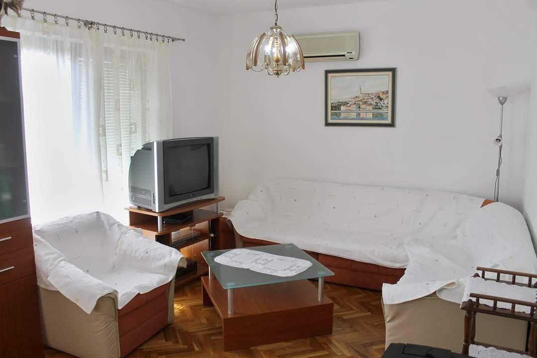 Ganze Wohnung, 2-Zimmer-Ferienwohnung mit Balkon Novi Vinodolski A-22393-a in Novi Vinodolski, Primorje-Gorski Kotar