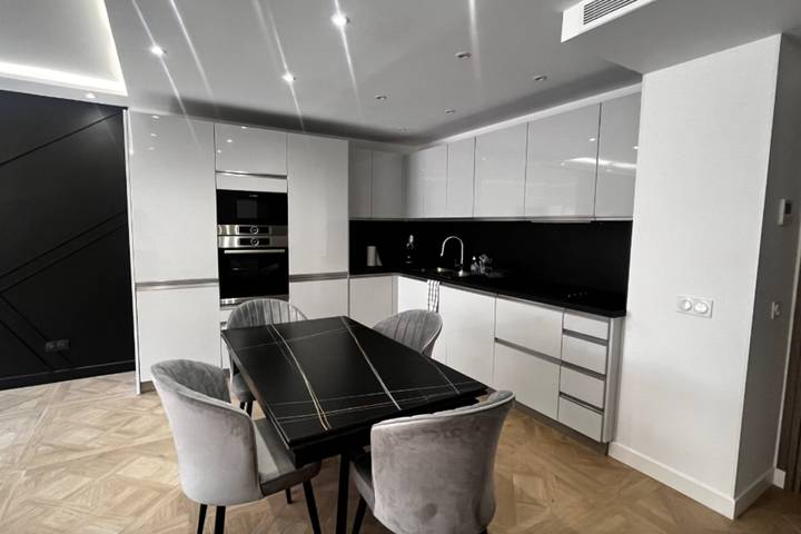 Gîte pour 4 personnes, avec balcon, adapté aux familles dans Plage de Juan-les-Pins - 4