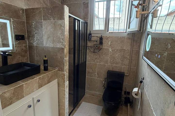 Appartement entier, One & three in Rueil-Malmaison, Hauts-de-Seine