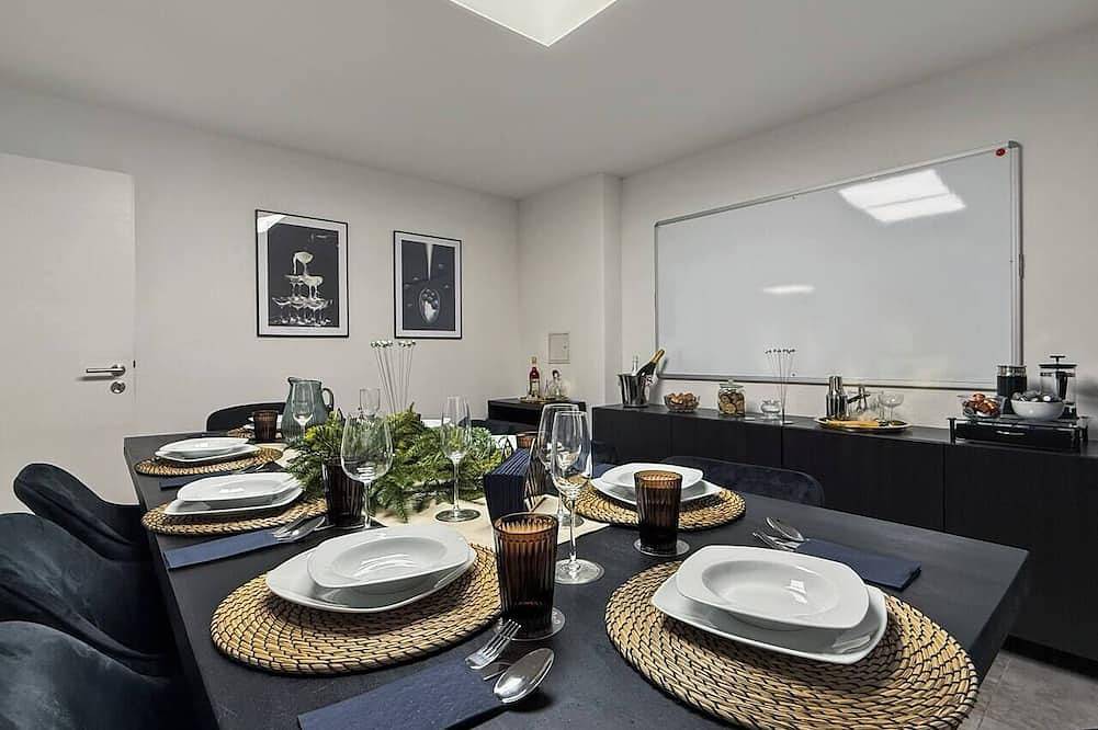 Ganze Wohnung, Comfortable Group Loft in the Heart of Stuttgart for 17 in Stuttgart, Stuttgart Region