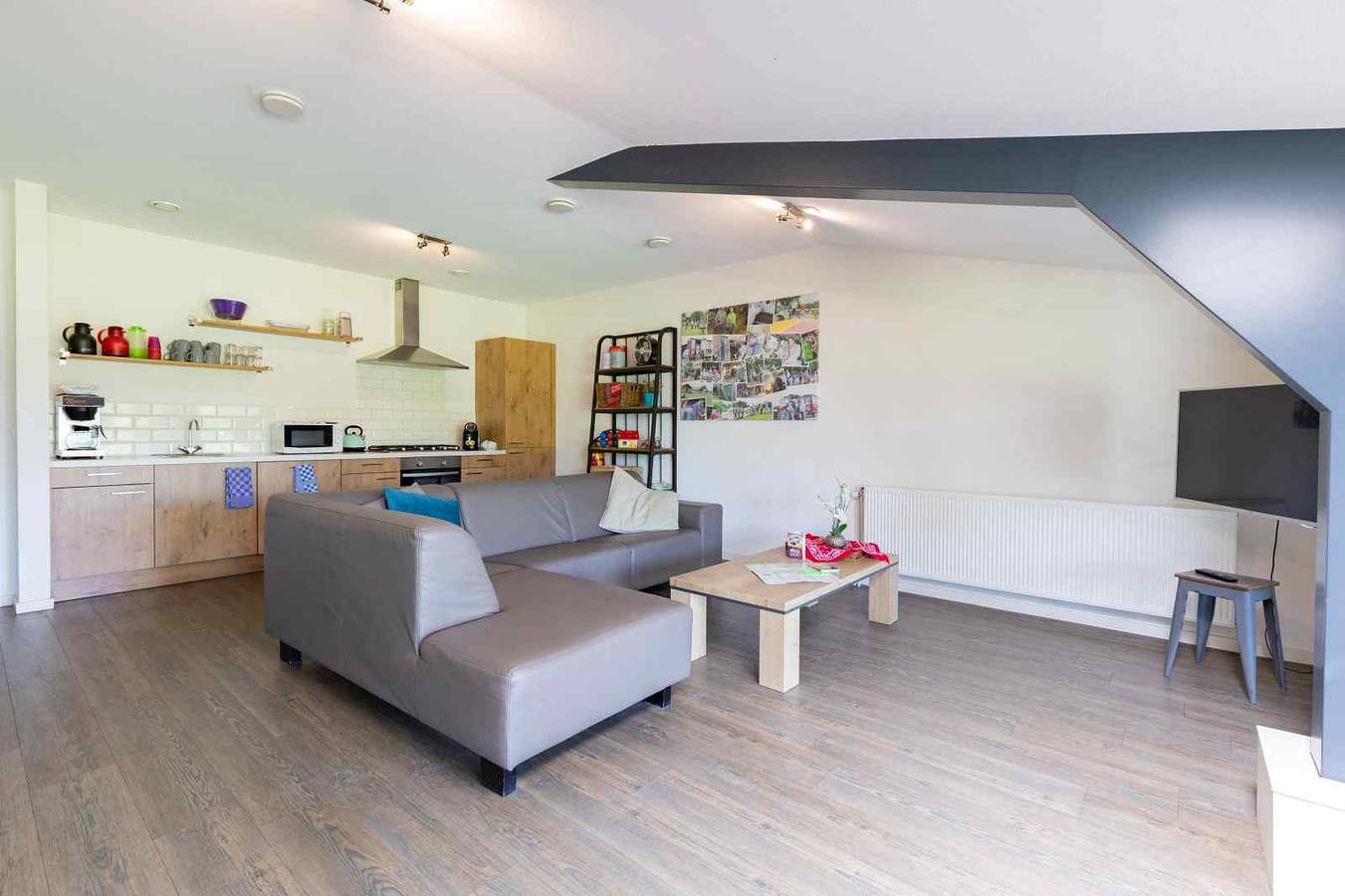 Beautiful 10 person holiday home on a farm campsite in Goirle in Goirle, Brabante Septentrional