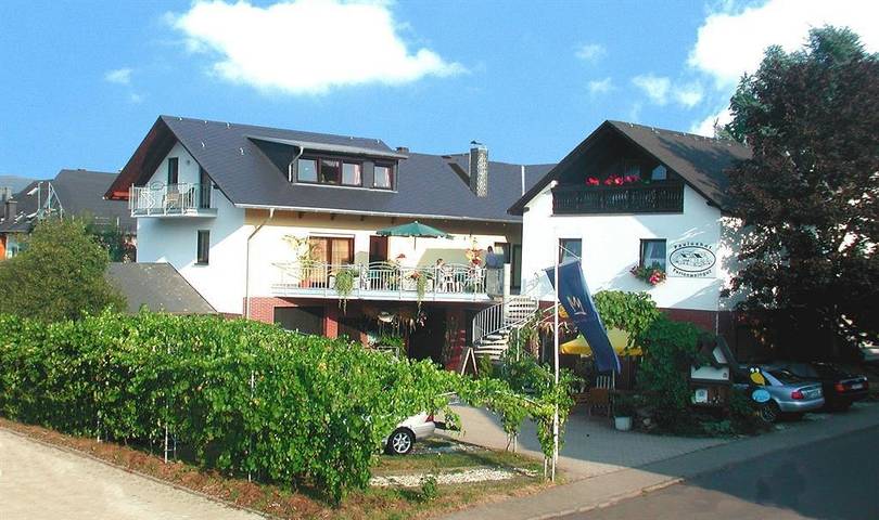 Ferienwohnung für 2 Personen, mit Terrasse und Sauna in Pünderich