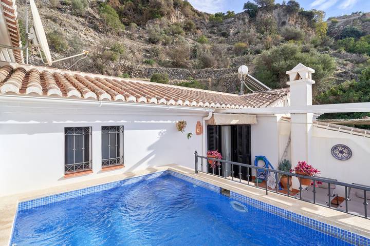 Entire apartment, Holiday Apartment "Private Swimming Pool" with Mountain View, Private Pool & Wi-Fi in Frigiliana Road, Frigiliana
