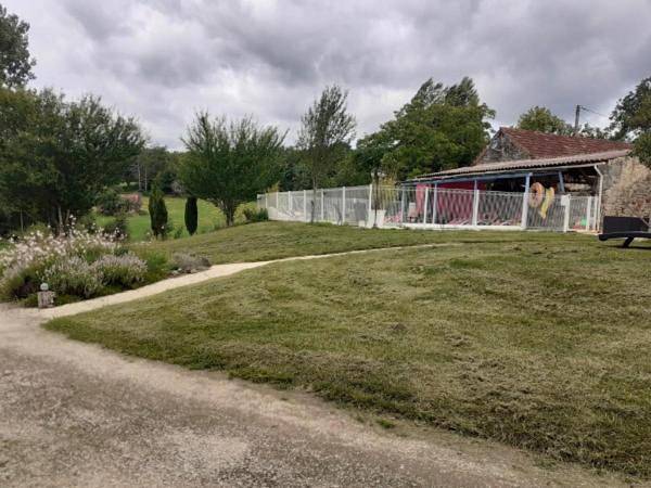 Double Room with Private Bathroom in Montcléra, Quercy