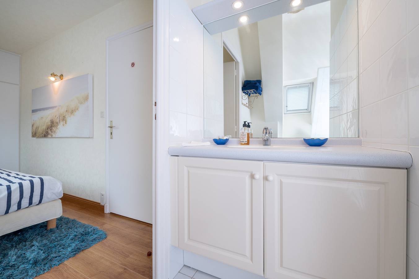 Chambre « Mer » avec piscine partagée, terrasse commune et Wi-Fi in Saint-Avé, Parc naturel régional du Golfe du Morbihan