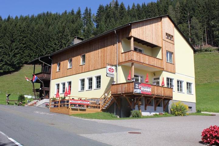 Ferienhaus für 39 Personen, mit Ausblick und Garten