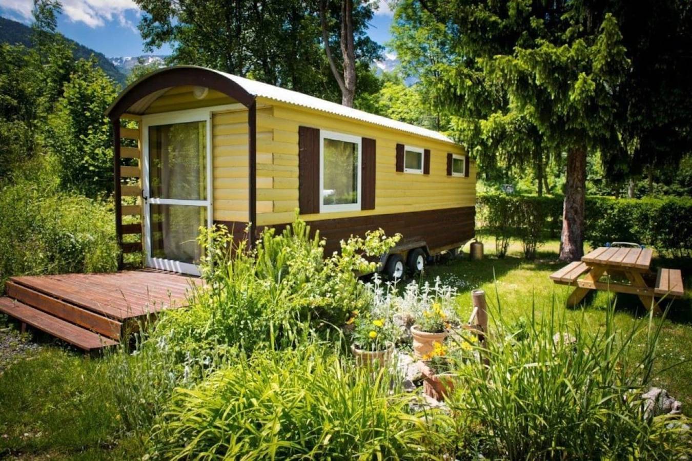 Zecamping 4* familial piscine chauffée locatif Bbq 17m2 4 pers in Le Bourg-d'Oisans, Écrins Nationaal Park