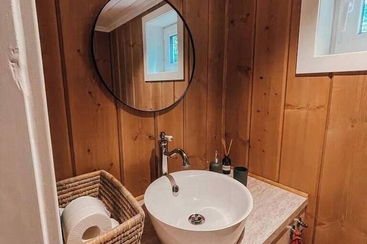 Einzigartige Baumkronenhütte im Wald in Lårdal in Tokke