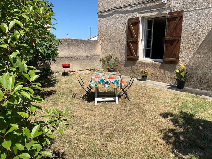 Gîte pour 2 personnes, avec jardin et terrasse, animaux acceptés à Pradines - 2