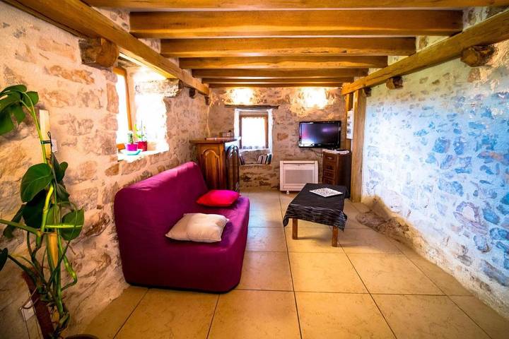 Location de vacances pour 4 personnes, avec terrasse et piscine à Livernon - 2