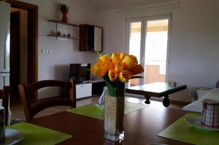 Ferienwohnung für 4 Personen, mit Balkon/Terrasse in Sveti Filip i Jakov