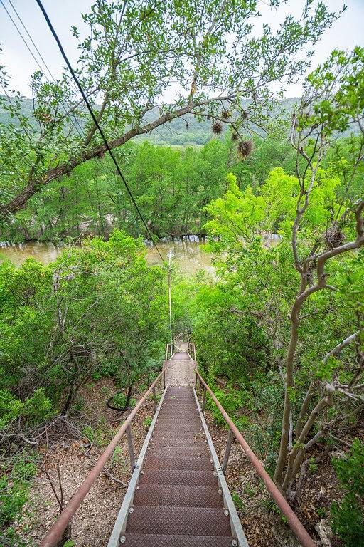 Haus am Flussufer an der River Road in Concan, Uvalde County