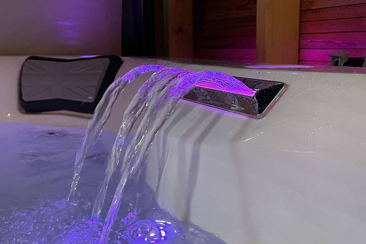 Holiday rental for 8 people, with Hot tub and Garden in Lincoln