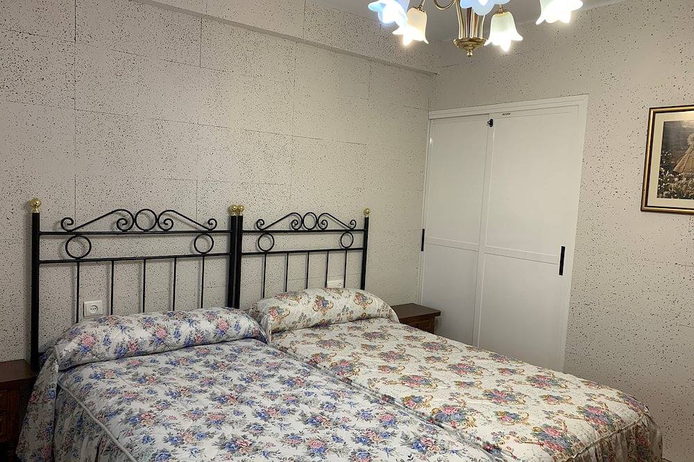 Apartamento entero, Piso bien equipado y de fácil aparcamiento. Ideal punto de partida de sus rutas. in Trujillo, Provincia de Cáceres