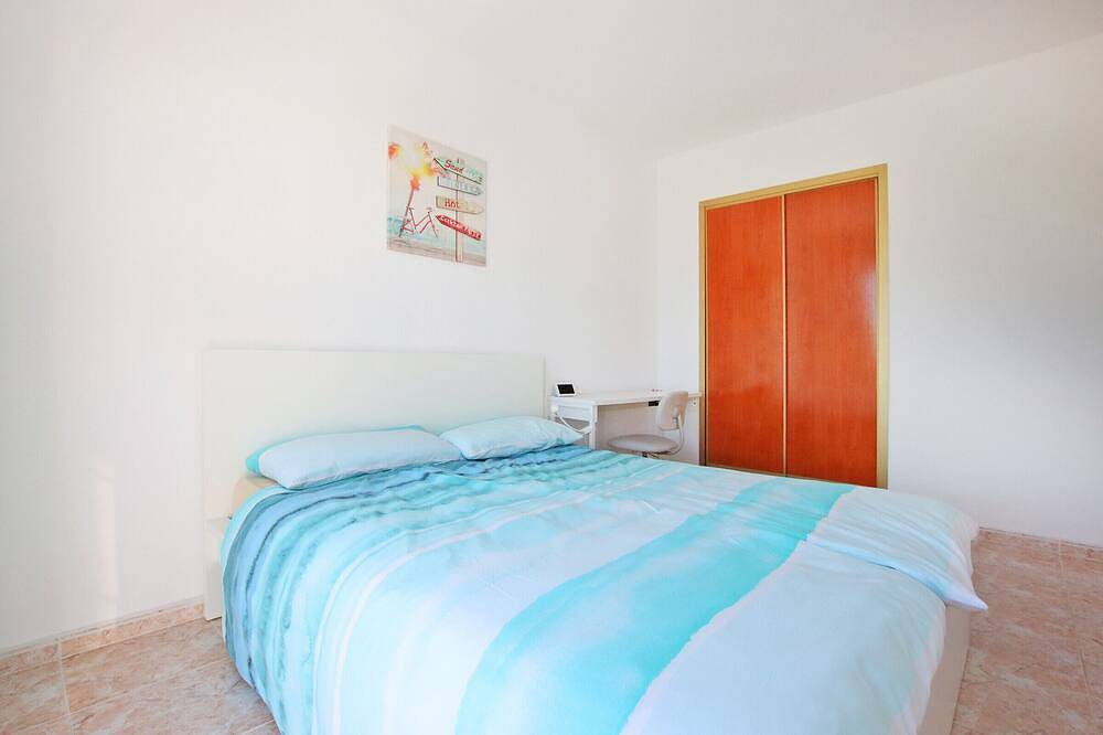 Villa Domingos, a comfortable holiday house with a private pool and Bbq in Cales de Mallorca in Calas de Mallorca, Manacor