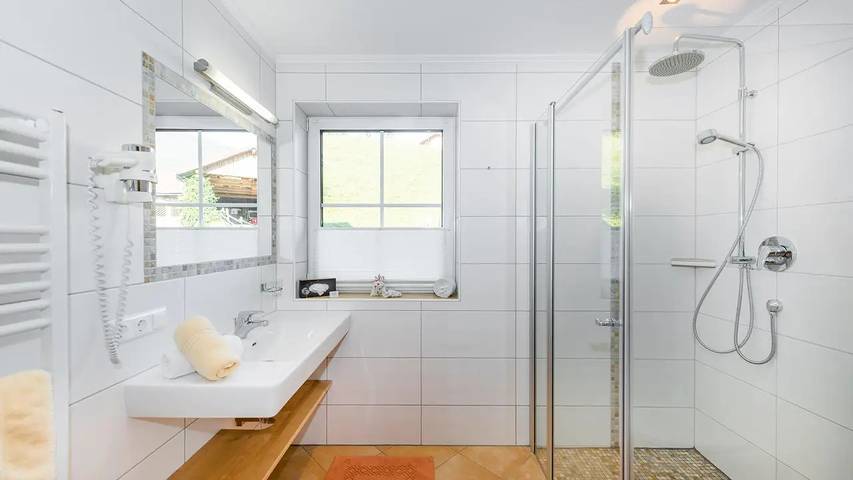 Hütte für 2 Personen, mit Balkon und Terrasse sowie Garten in Haus - 3