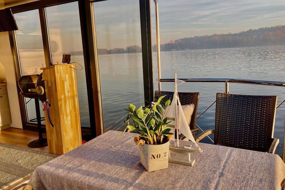 Führerscheinfreies modernes Hausboot bis zu 5 Personen auf der Havel in Ketzin, Havelland