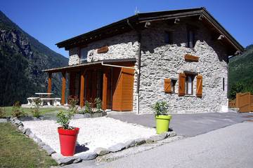 Gîte pour 7 personnes, avec jardin et terrasse à Orelle