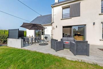 Gîte pour 7 personnes, avec jacuzzi ainsi que jardin et terrasse à Saint-Frégant