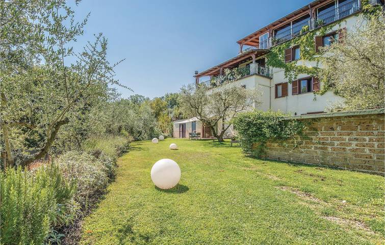 Maison de vacances pour 27 personnes, avec terrasse ainsi que jardin et piscine - 1