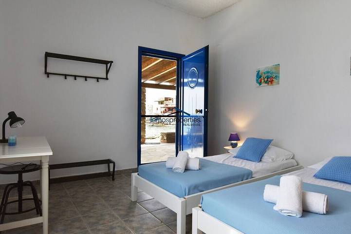 Das "Stone Beach House" direkt am Strand in Kampi, nahe Koundouros in Kea