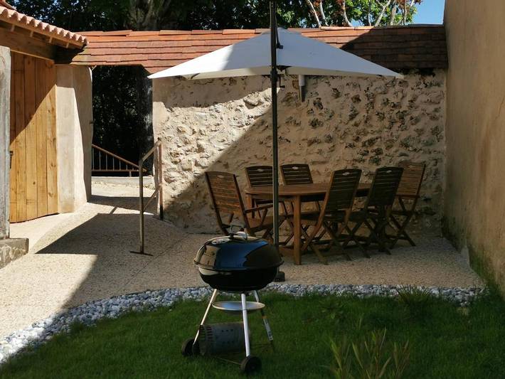 Location de vacances pour 8 personnes, avec vue ainsi que piscine et balcon à Campsegret - 2