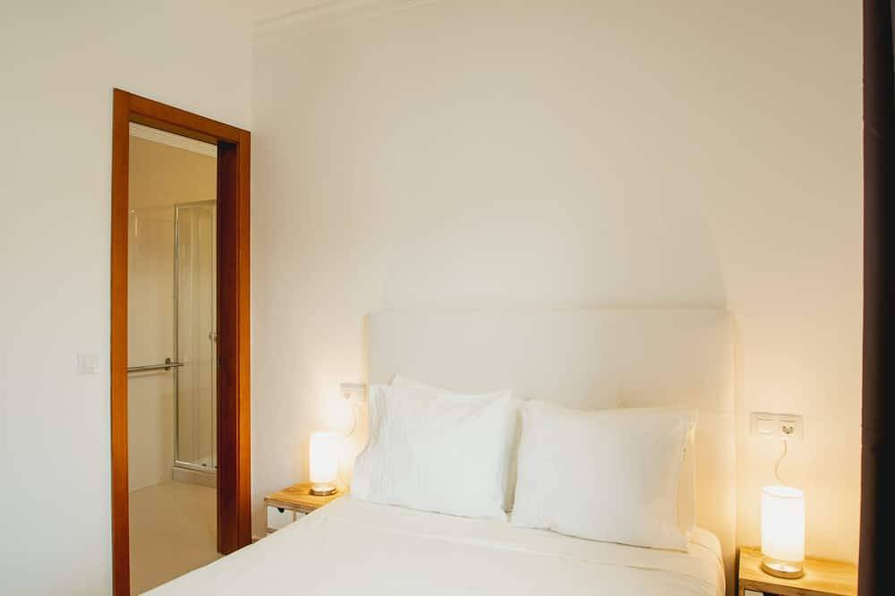 6 Bed Holiday Villa | Heated Pool | Hot Tub | Beach & Waterparks | Playa Blanca in Playa Blanca, Yaiza