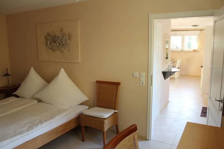 Ganze Wohnung, Moderne 2 1/2 Zimmer Ferienwohnung in Seenähe nahe Tripsdrill bei Heilbronn in Zaberfeld, Kraichgau