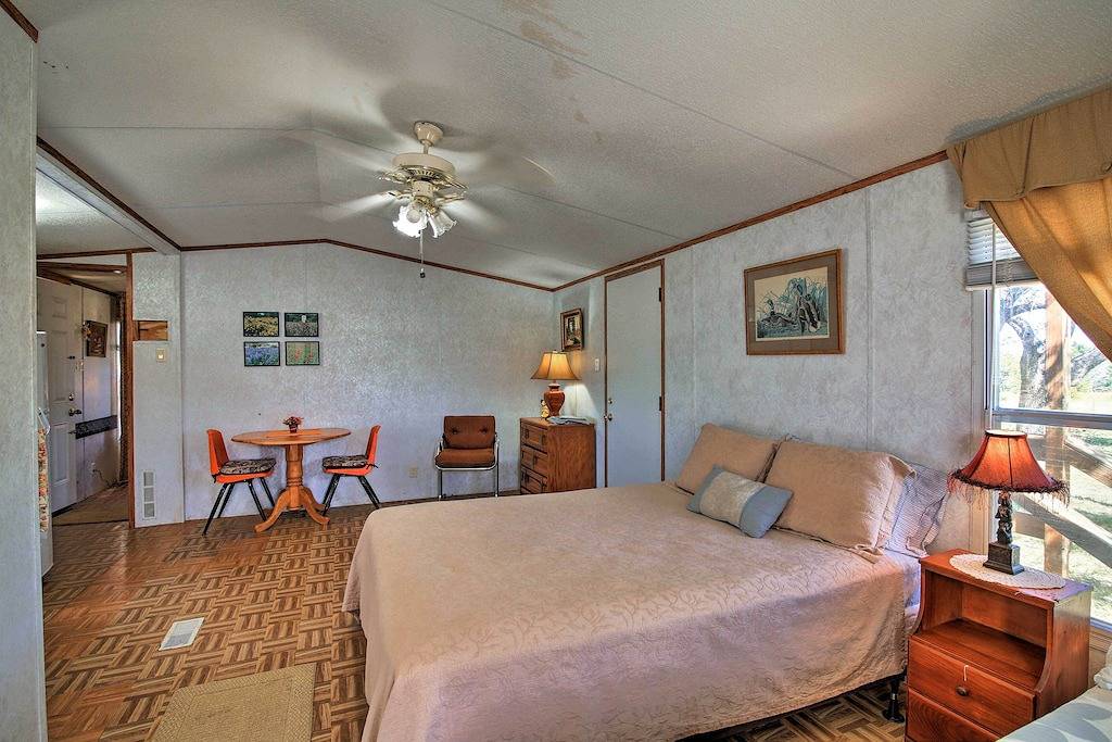 Neu! Ruhige Utopia Kabine w / Deck & Walking Trails! in Uvalde County