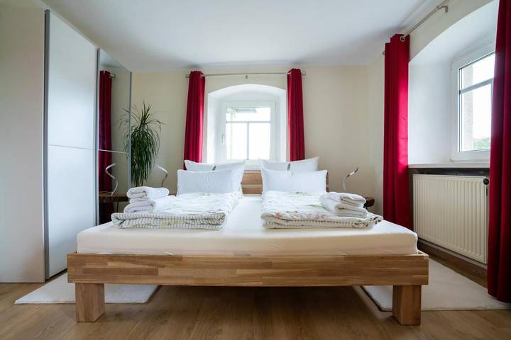 Ferienwohnung für 2 Personen, mit Terrasse und Garten sowie Sauna und Ausblick in Löbau - 2