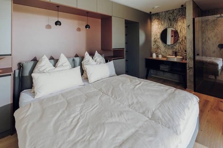 Ganze Wohnung, Sona Suites Allgäu: Sauna, Whirlpool & Bergblick in Wiggensbach, Bayerisch Schwaben