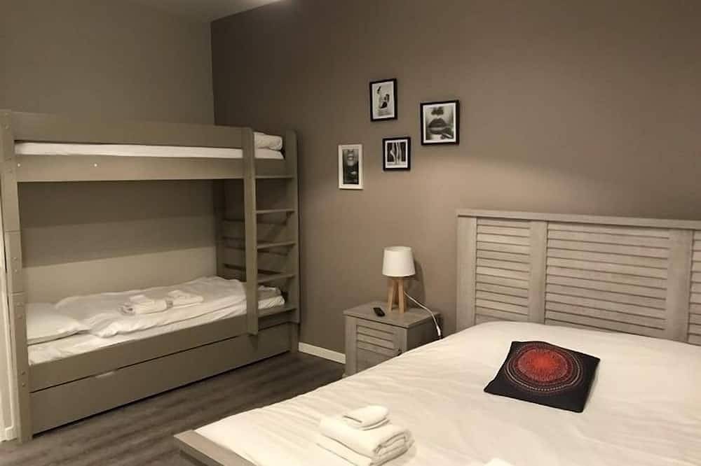 Entire apartment, Apartment-Standard-Ensuite-City view in Saint-Quentin, Aisne
