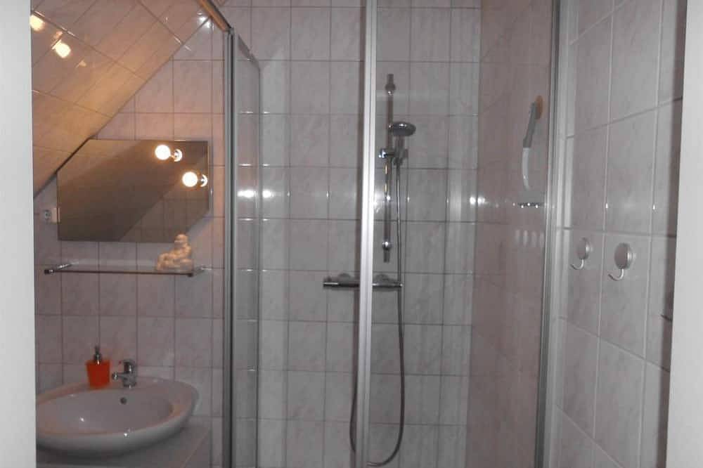Ganze Wohnung, Broers, Privatzimmer - Zweibettzimmer, Dusche, Wc in Bad Segeberg, Kreis Segeberg