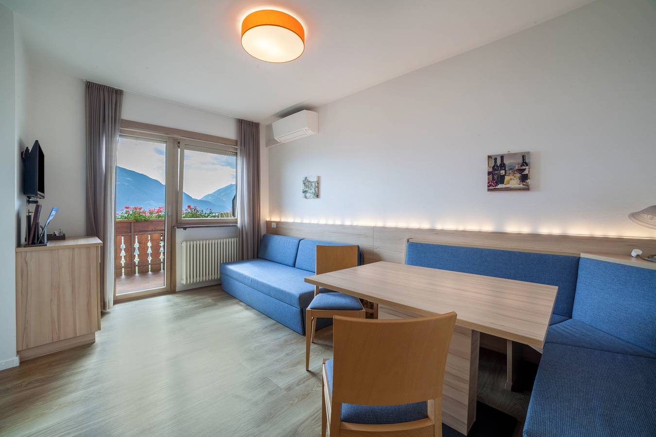 Ganze Wohnung, Ferienwohnung "Gartenheim Verena" mit Bergblick, Gemeinschaftspool & Wlan in Schenna, Sarntaler Alpen