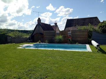 Location de vacances pour 4 personnes, avec piscine et jardin à La Bachellerie