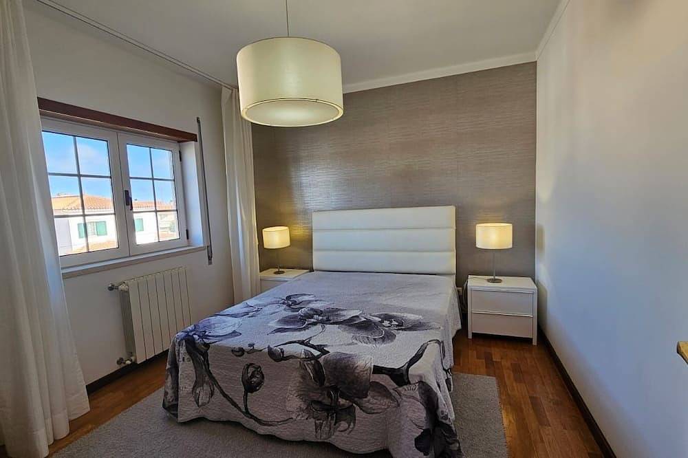 Casa Lu 153289/Al Salir do Porto 4-bedroom villa 10 minutes' walk from the beach in Salir do Porto, Tornada e Salir do Porto