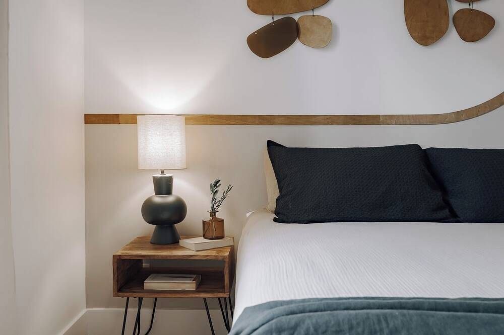 Entire apartment, Avela - 2 bedrooms and terrace in Almagro in Chamberí (Madrid), Madrid