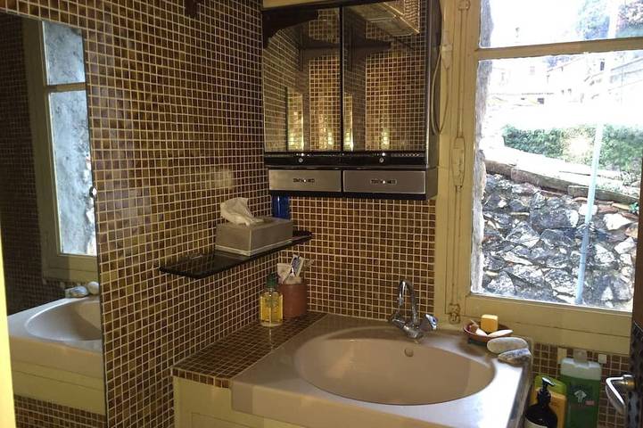 Location de vacances pour 8 personnes, avec jardin et balcon dans Office De Tourisme De Bauduen - 2