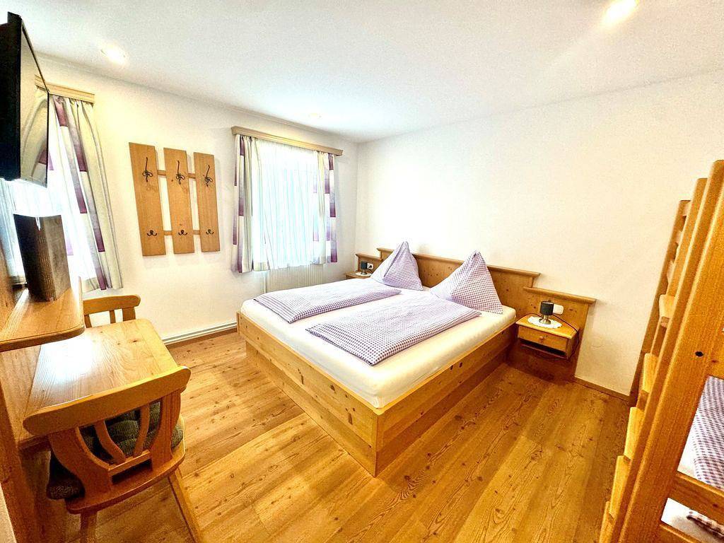 Urlaub am Moaserhof - Doppelzimmer "Hetzkogel" mit Balkon in Lunz am See, Mostviertel