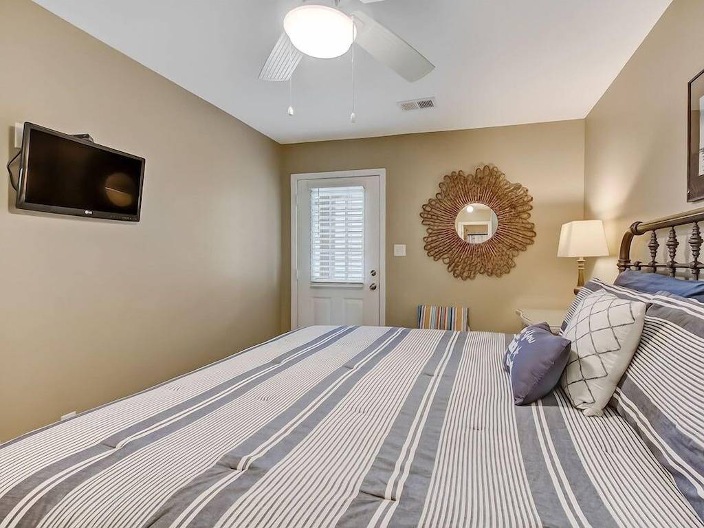 Ganze Wohnung, Ocean Views, Heated Pool Access, Steps to Beach in Tybee Island, Chatham County