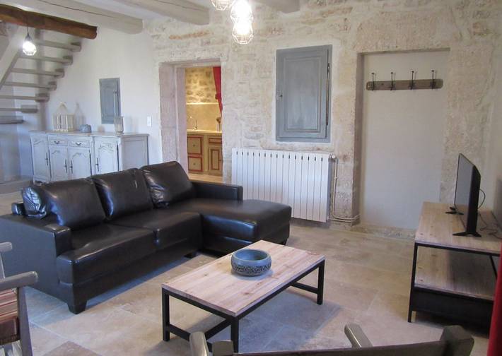 Gîte pour 6 personnes, avec terrasse ainsi que piscine et jardin à Le Garn - 4