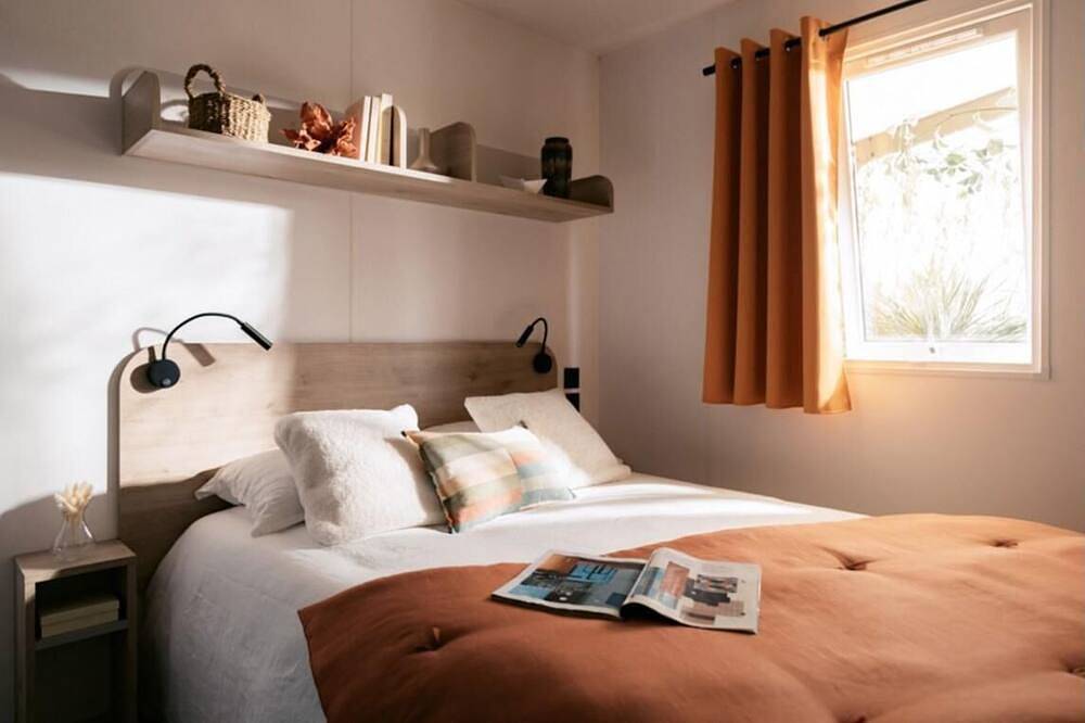 Sie lieben das Leben auf dem Camping, möchten aber nicht auf den Komfort von zuhause verzichten? Dann entscheiden Sie sich doch für eines unserer Luxus-Lodges und erholen sich in der unberührten Natur von Limburg. Sie finden diese Lodges mit Privatpa in Valkenburg, Limburg (Niederlande)