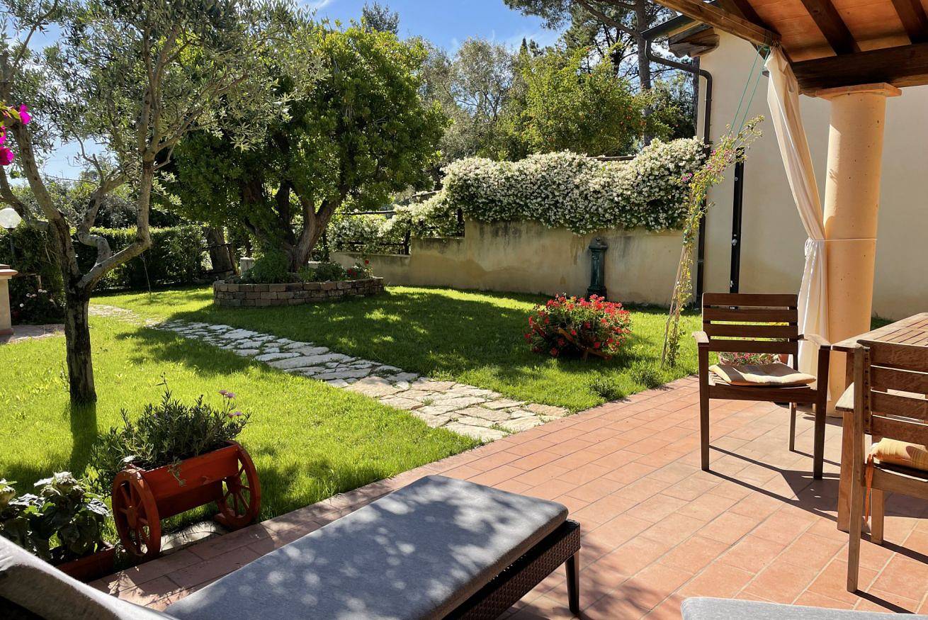 Ganze Wohnung, Casa Sophia, Pool mit Meerblick - Privater Garten, Grill und Parkplatz  in Guardistallo, Etruskische Küste