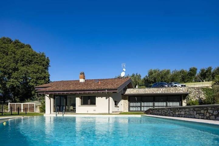 Villa voor 8 personen, met zwembad in Franciacorta