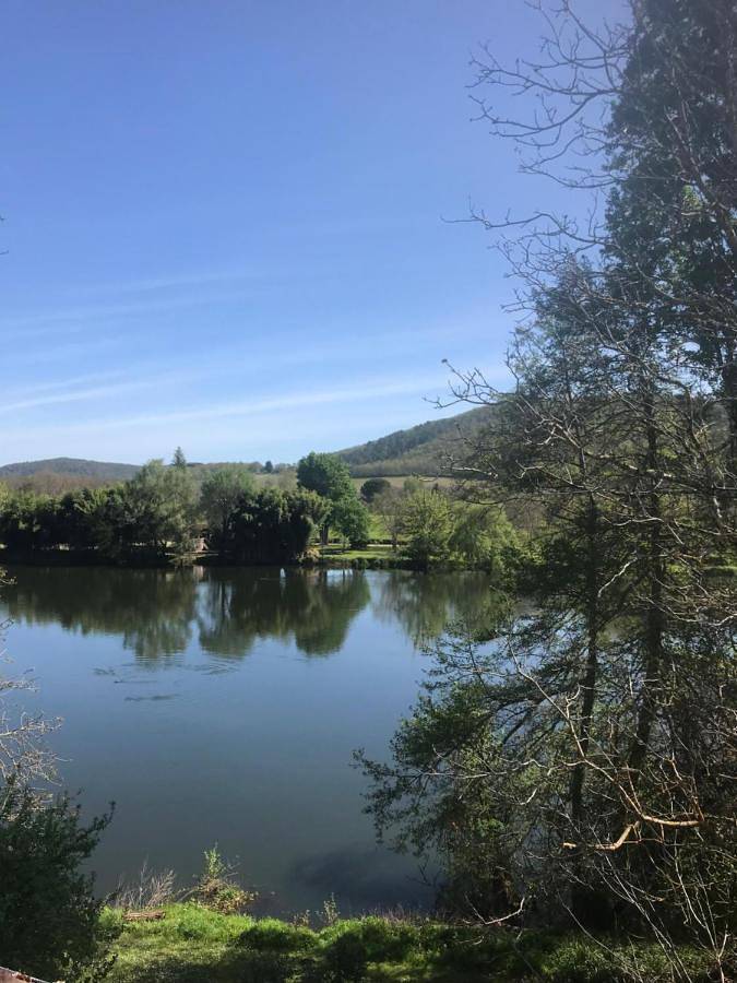 Location de vacances pour 2 personnes, avec vue ainsi que jardin et vue sur le lac à Prayssac - 3