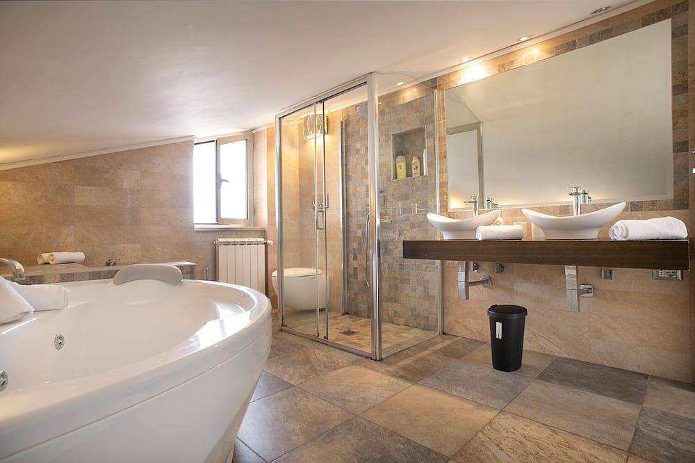 Entire apartment, Fiumicino Airport 4 min,,, Relax and Comfort in Fiumicino, Rome Province