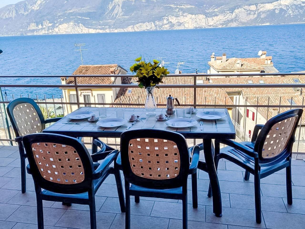Entire apartment, Wohnung Casa Kiara nur 20 Meter vom See in Brenzone, Garda Mountains